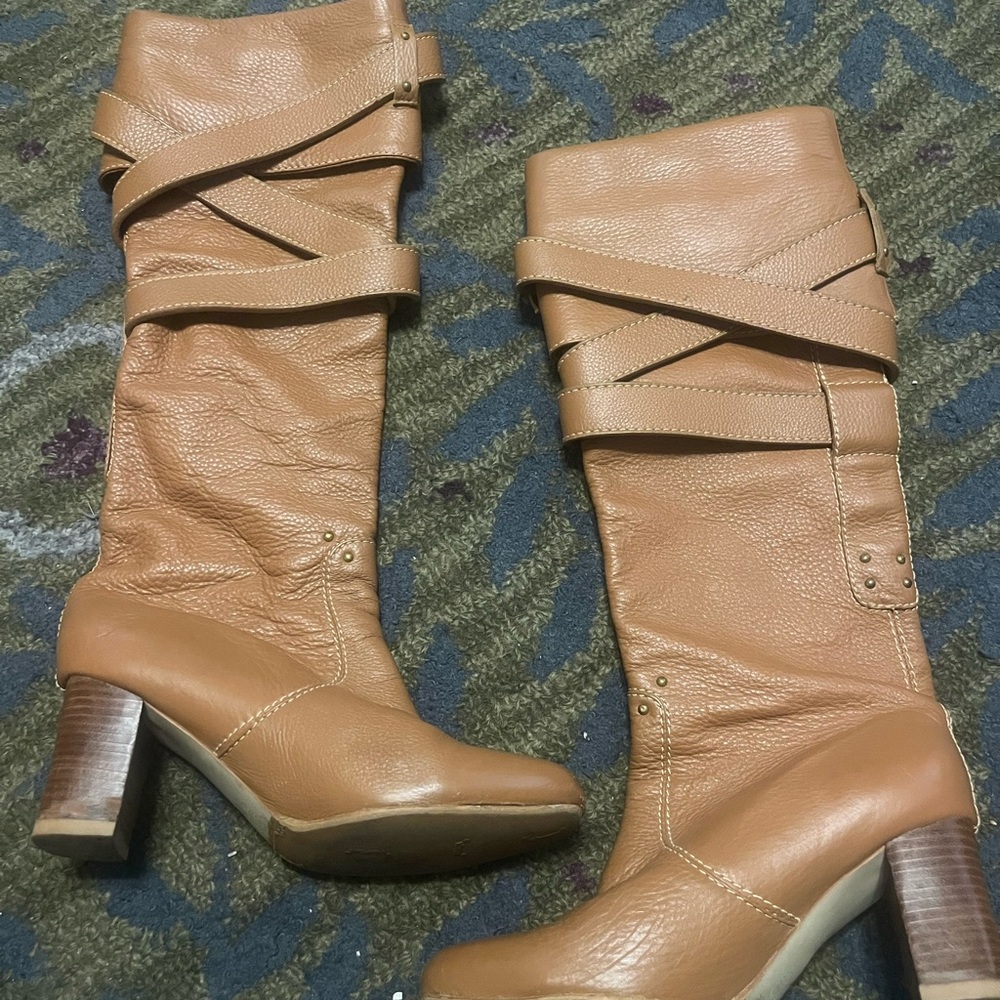 Chloe Tan Leather Heeled Boots- vintage and gorgeous